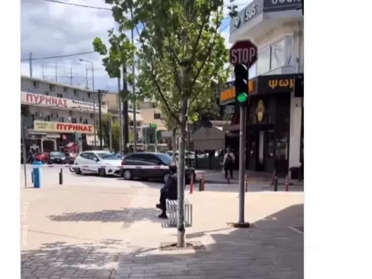 Viral: Έφτιαξαν πεζόδρομο αλλά ξέχασαν το... φανάρι (βίντεο)