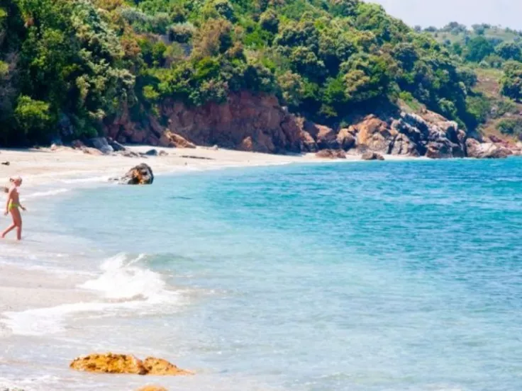 platia-ammos-larissa-beach