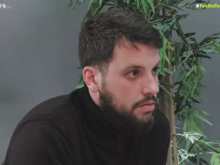 manos-nikolouli