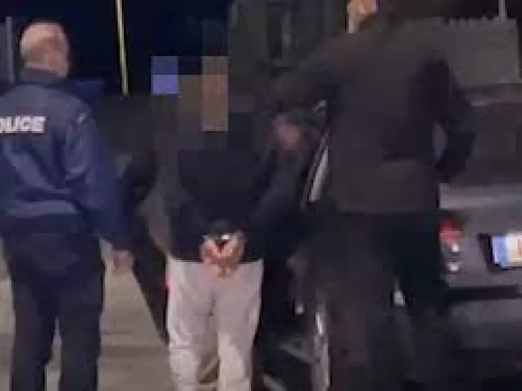 Παλαιό Φάληρο: Στη φυλακή ο βιαστής με το τατουάζ, παραδέχτηκε τις πράξεις του