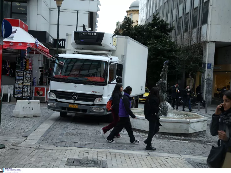 Φορτηγό στην Ερμού