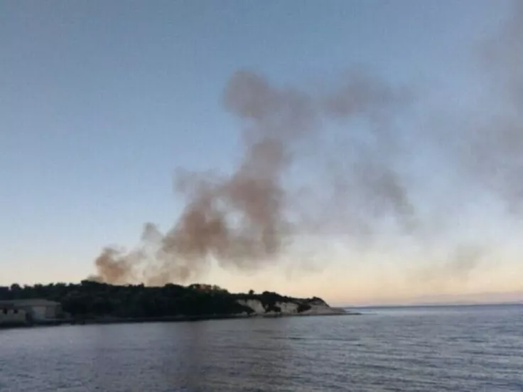 Μυτιλήνη: Φωτιά στο ΚΥΤ του Καρά Τεπέ - Δεν υπήρξαν τραυματισμοί