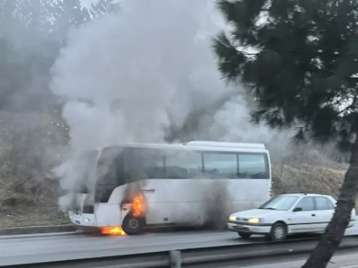Θεσσαλονίκη: Φωτιά σε λεωφορείο που μετέφερε παιδιά