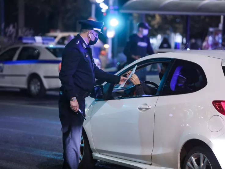 Αφαίρεση πινακίδων και κλήσεις της τροχαίας