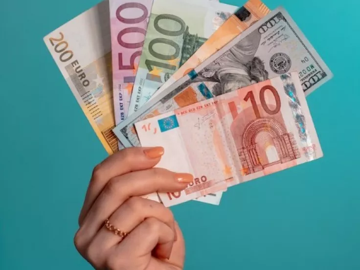 lefta-euro-money