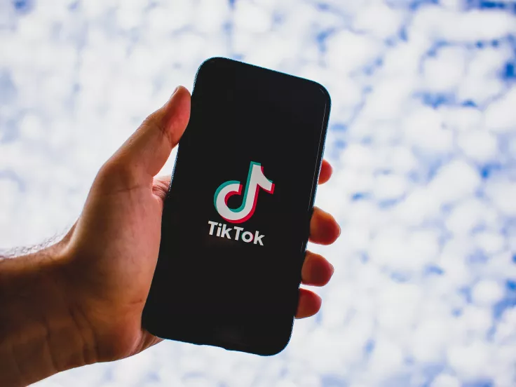 Εκατοντάδες προσλήψεις στο Tik Tok