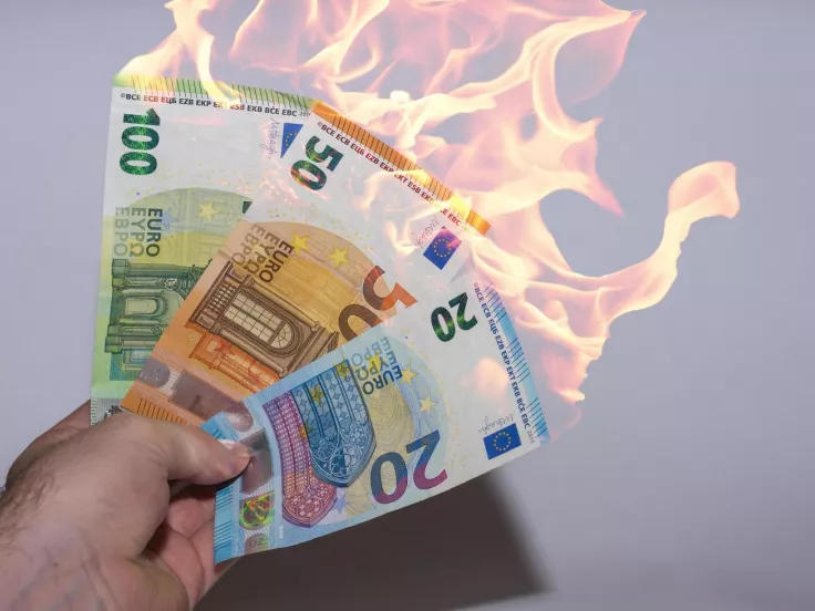 euro-no-money-burning-lefta-fotia.jpg