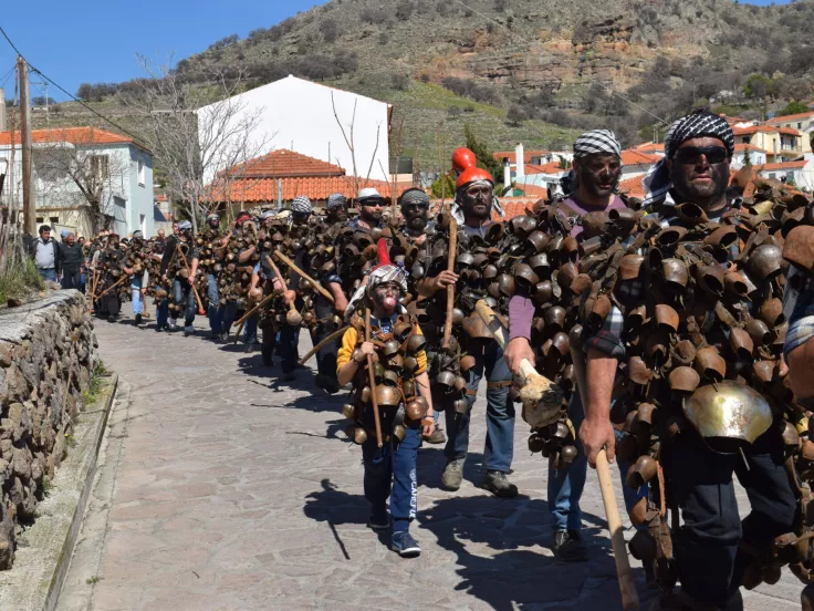 Μυτιλήνη: H Αποκριά των κουδουνιών, στο Μεσότοπο της δυτικής Λέσβου