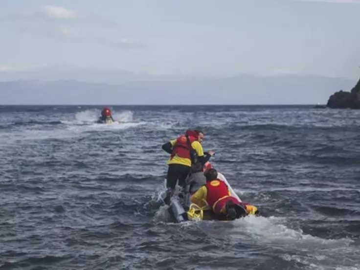 Περισυλλογή 18 μεταναστών που επέβαιναν σε λέμβο νότια της Σάμου - Σε εξέλιξη έρευνες για τον εντοπισμό 4 αγνοουμένων