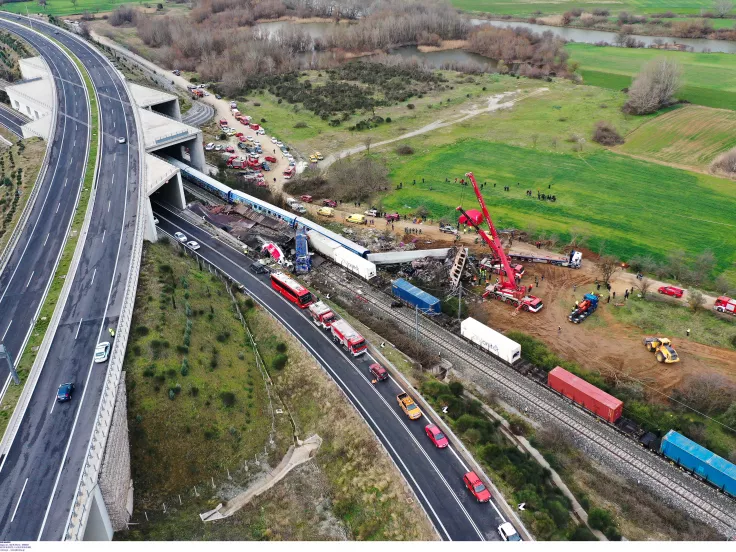 Τέμπη: Φονική σύγκρουση τρένων με 40 νεκρούς, 85 τραυματίες 