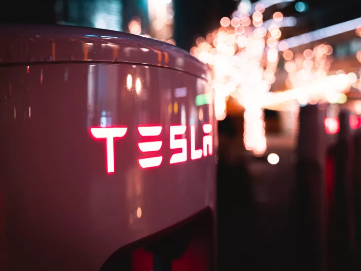 Προσλήψεις στην αυτοκινητοβιομηχανία Tesla