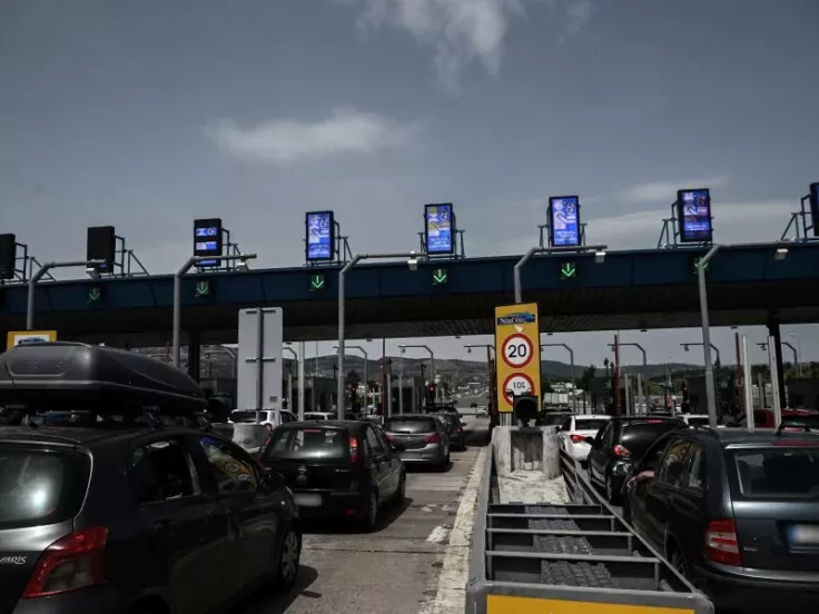 Σε εξέλιξη η έξοδος των εκδρομέων του Πάσχα-Αυξημένη η κίνηση στις εξόδους της Αττικής