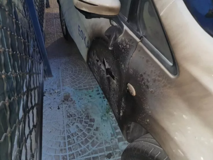 Εμπρηστική επίθεση στα γραφεία του ΕΦΚΑ στου Ζωγράφου