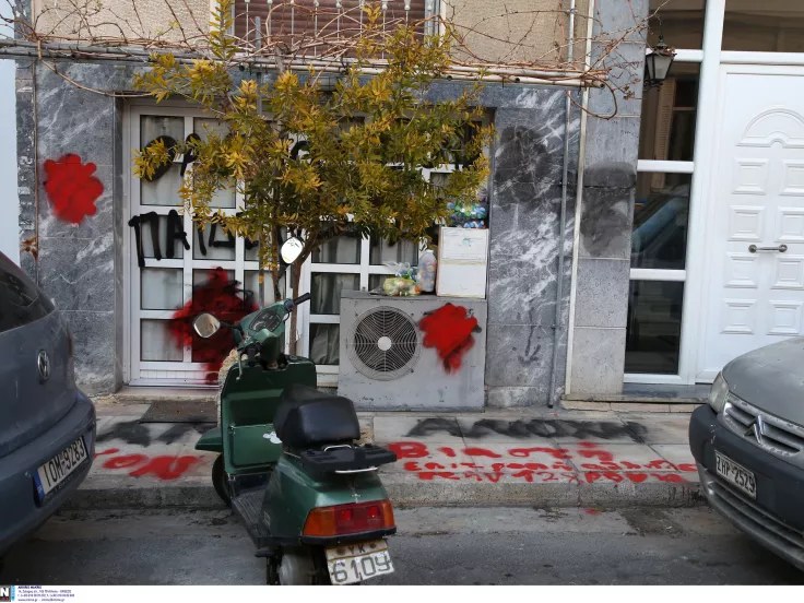 Κακοποίηση κι άλλου ανήλικου κοριτσιού μπροστά της