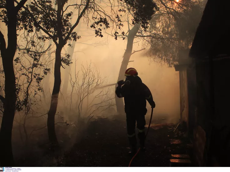 Πύρινη κόλαση σε Κάρυστο, Κέρκυρα, Αίγιο και Ρόδο – Πώς εξελίσσονται τα μέτωπα