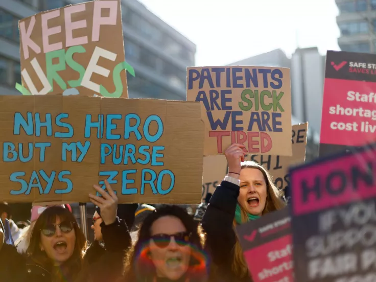 Βρετανία: Πρωτοφανούς διάρκειας απεργία ξεκινούν σήμερα οι εκπαιδευόμενοι γιατροί στην Αγγλία