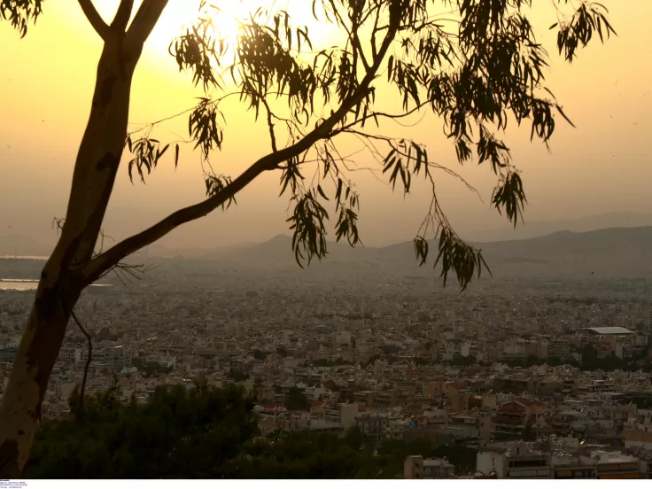 Καιρός: Έως τους 34 βαθμούς η θερμοκρασία – Πού θα βρέξει