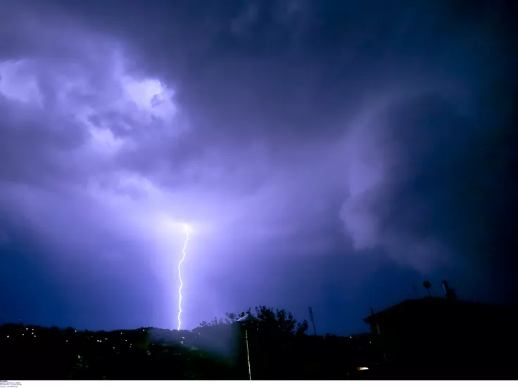 Έρχονται καταιγίδες και βροχές