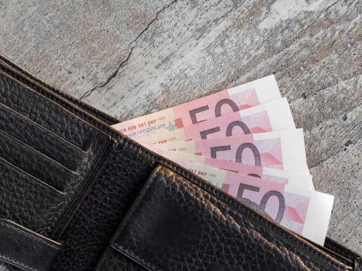 Έρχεται έκτακτο επίδομα 250 ευρώ για τα Χριστούγεννα - Ποιοι οι δικαιούχοι