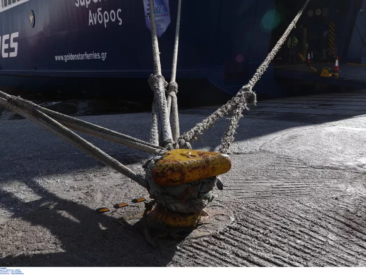 Απαγορευτικό απόπλου σε λιμάνια, άνεμοι 8-9 μποφόρ