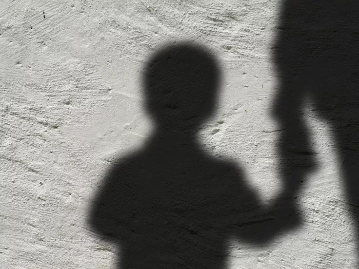 Σοκ στον Ασπρόπυργο: Συνελήφθη εκπαιδευτικός δημοτικού σχολείου για παρενόχληση μαθητών