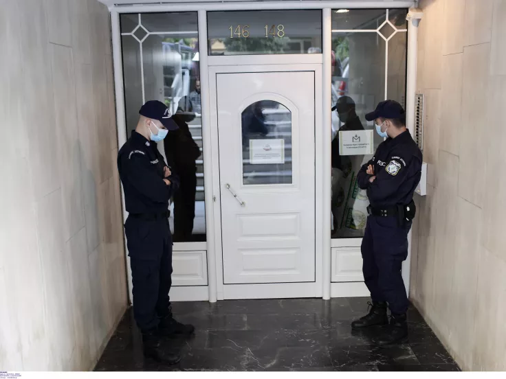 Έξωση στην δημοσιογράφο Ιωάννα Κολοβού – Έσπασαν την πόρτα της με… πριόνι