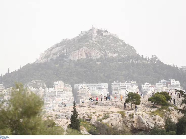 ΝΕΦΟΣ ΑΦΡΙΚΑΝΙΚΗΣ ΣΚΟΝΗΣ ΠΑΝΩ ΑΠΟ ΤΗΝ ΑΘΗΝΑ