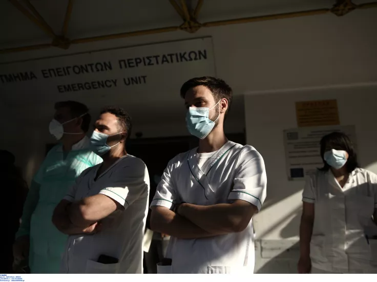 «Βουλιάζει» το ΕΣΥ: Aντικαθίστανται από ιδιώτες 6.000 εργαζόμενοι