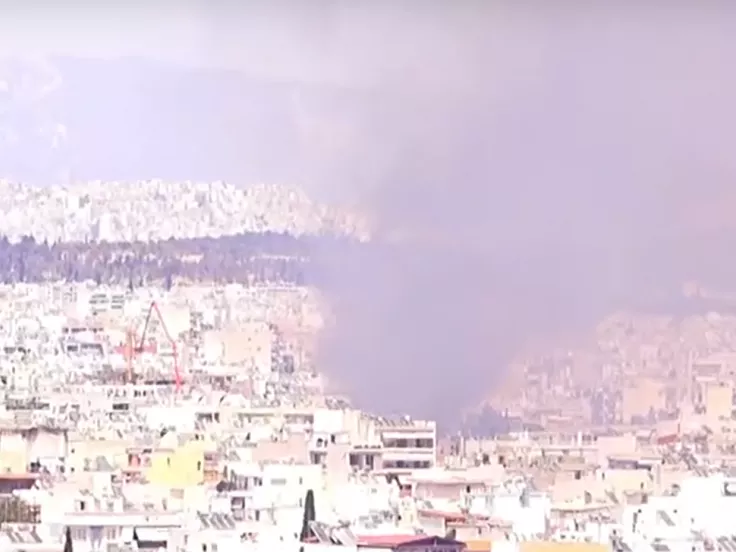 Φωτιά σε κτήριο στο Μοσχάτο