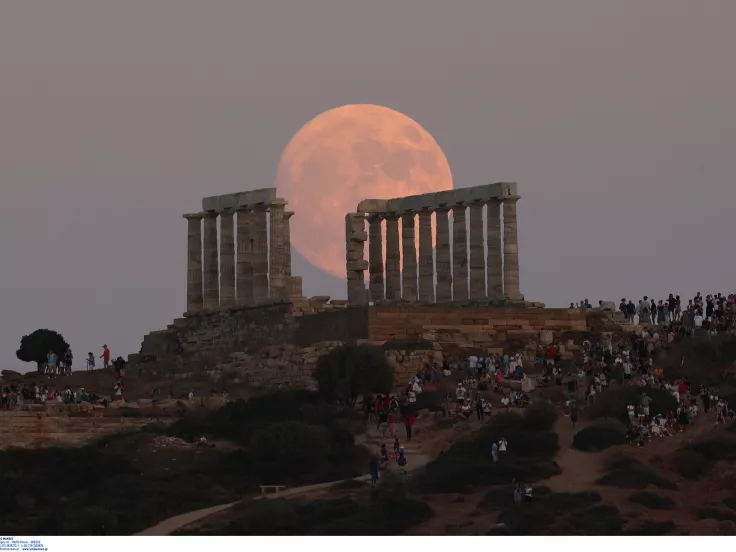 Ροζ πανσέληνος της φράουλας