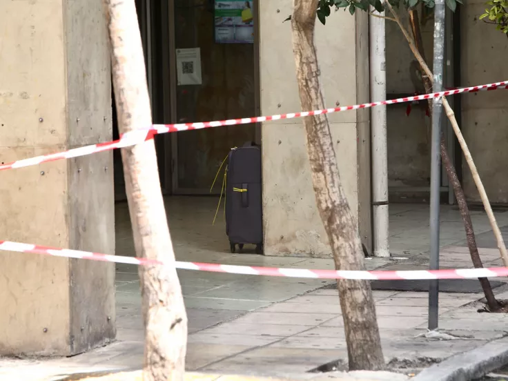 Ύποπτη βαλίτσα στο κέντρο της Αθήνας
