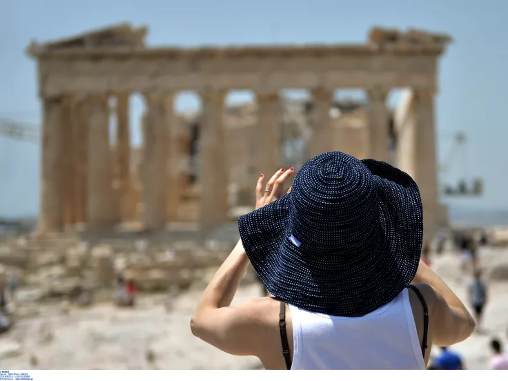 Ακρόπολη: Ξεκίνησαν οι πριβέ ξεναγήσεις των 5.000 ευρώ
