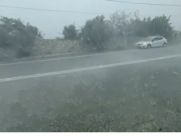Εντονη βροχή