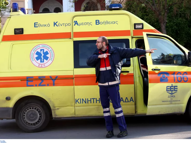 ΕΚΑΒ ασθενοφόρο