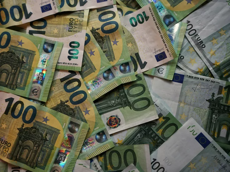 Λεφτά, χρήματα και οικονομία