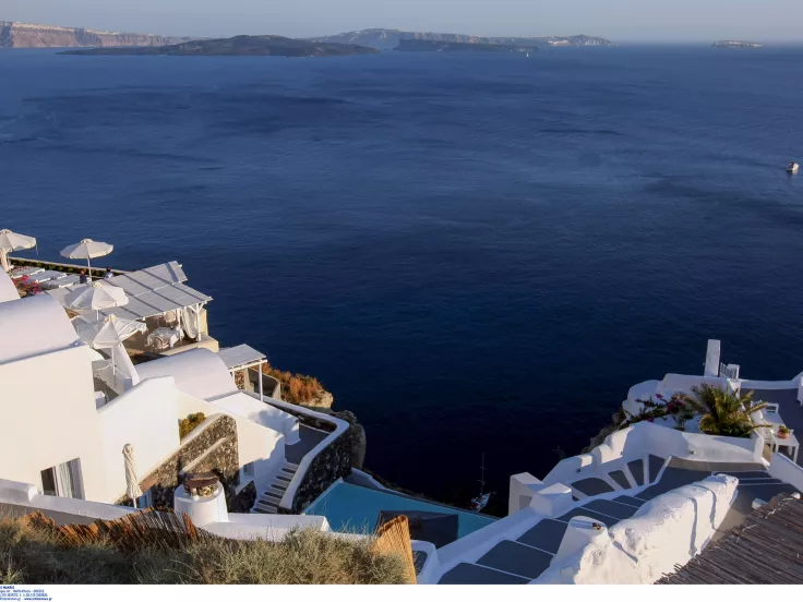 Θέσεις εργασίας στην πανέμορφη Σαντορίνη