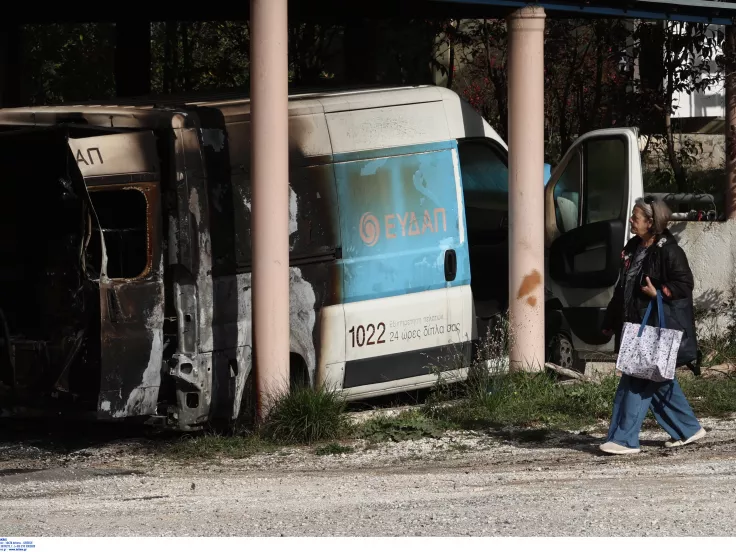 Εμπρησμός σε εργοτάξιο της ΕΥΔΑΠ – Ζημιές σε έξι οχήματα