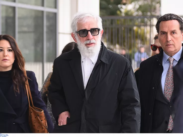 Άγριος καυγάς μεταξύ Φιλιππίδη και Μπιμπίλα στη δίκη: «Να πάμε έξω να τα πούμε»