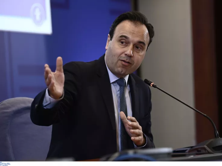 Ψηφίστηκε η διάταξη: Στις ταυτότητες ο Προσωπικός Αριθμός Πολίτη