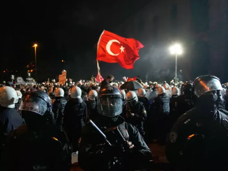 Τουρκία - Ιμάμογλου: Έβδομη νύκτα διαδηλώσεων - Πάνω από 1.500 συλλήψεις