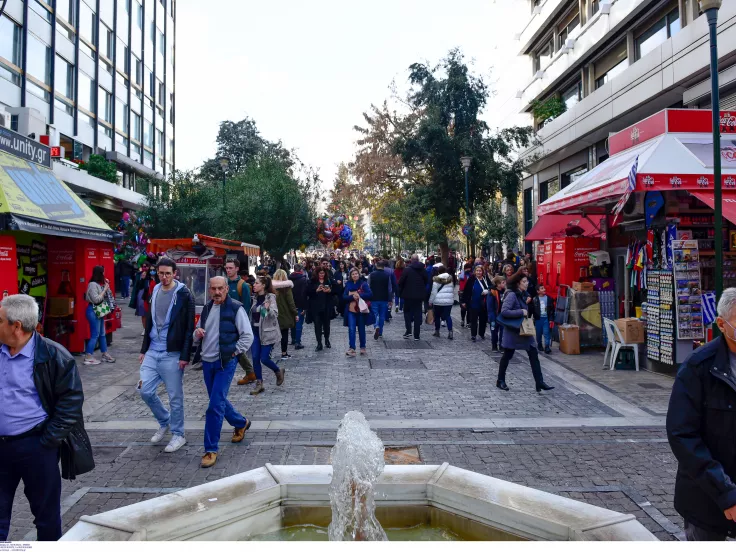 Καταστήματα: Από αύριο σε ισχύ το εορταστικό ωράριο - Αναλυτικά οι ώρες