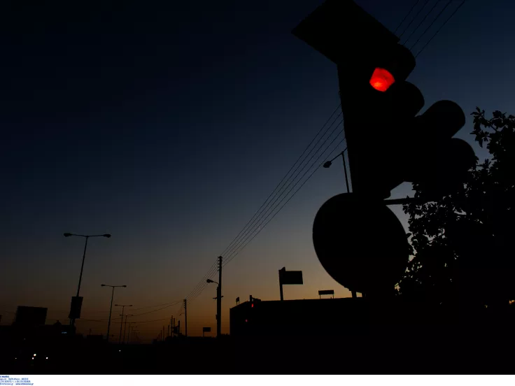 Γιατί τα φανάρια έχουν πράσινο, πορτοκαλί και κόκκινο χρώμα