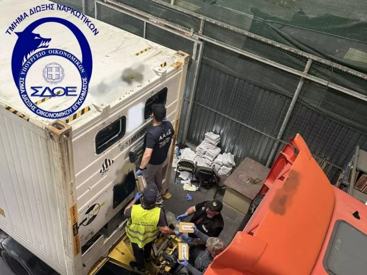 Κατάσχεση-μαμούθ: Πάνω από 55 κιλά κοκαΐνης σε κοντέινερ με «γαρίδες» στον Πειραιά