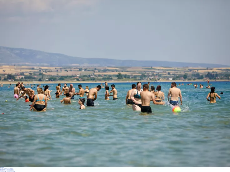 Αγίου Πνεύματος: Πλησιάζει το τριήμερο - Ποιους εργαζόμενους αφορά