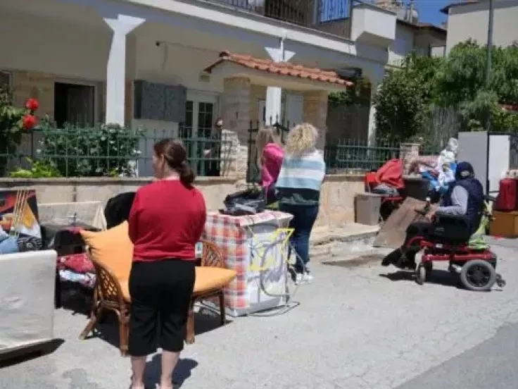 Έξωση-ντροπή στη Χαλκιδική: Ο 83χρονος με την οικογένειά του επέστρεψαν στο σπίτι τους