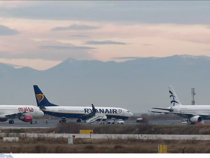 Ryanair: Ζητά πίσω τις αυξήσεις του 2024 από αεροσυνοδούς στην Ισπανία