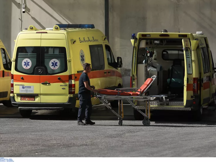 Επιτέθηκαν με μαχαίρι σε υπάλληλο του Δήμου Αθηναίων (εικόνα)