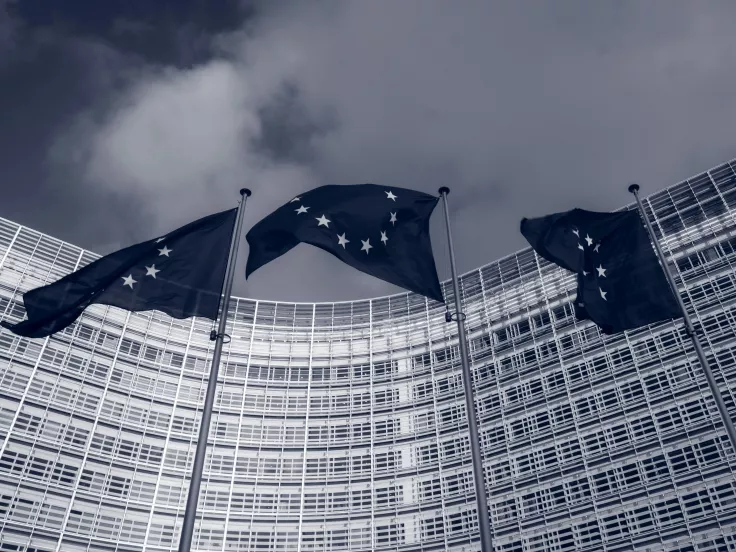 Ευρωπαϊκή Ένωση: 435 μόνιμες προσλήψεις με μισθό +4.600 ευρώ