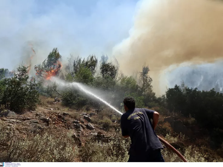 Μεγάλη φωτιά τώρα στο Ηράκλειο - Ήχησε το 112