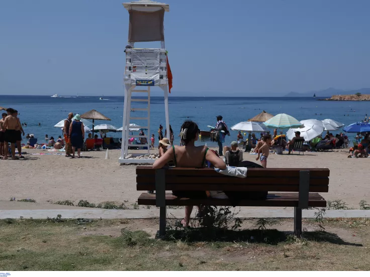 Κόκκινη κάρτα για αυτές τις γνωστές παραλίες της Αττικής – Ακατάλληλες για μπάνιο